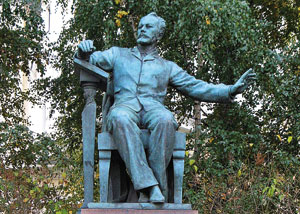 Tchaikovsky monument Moscow 3